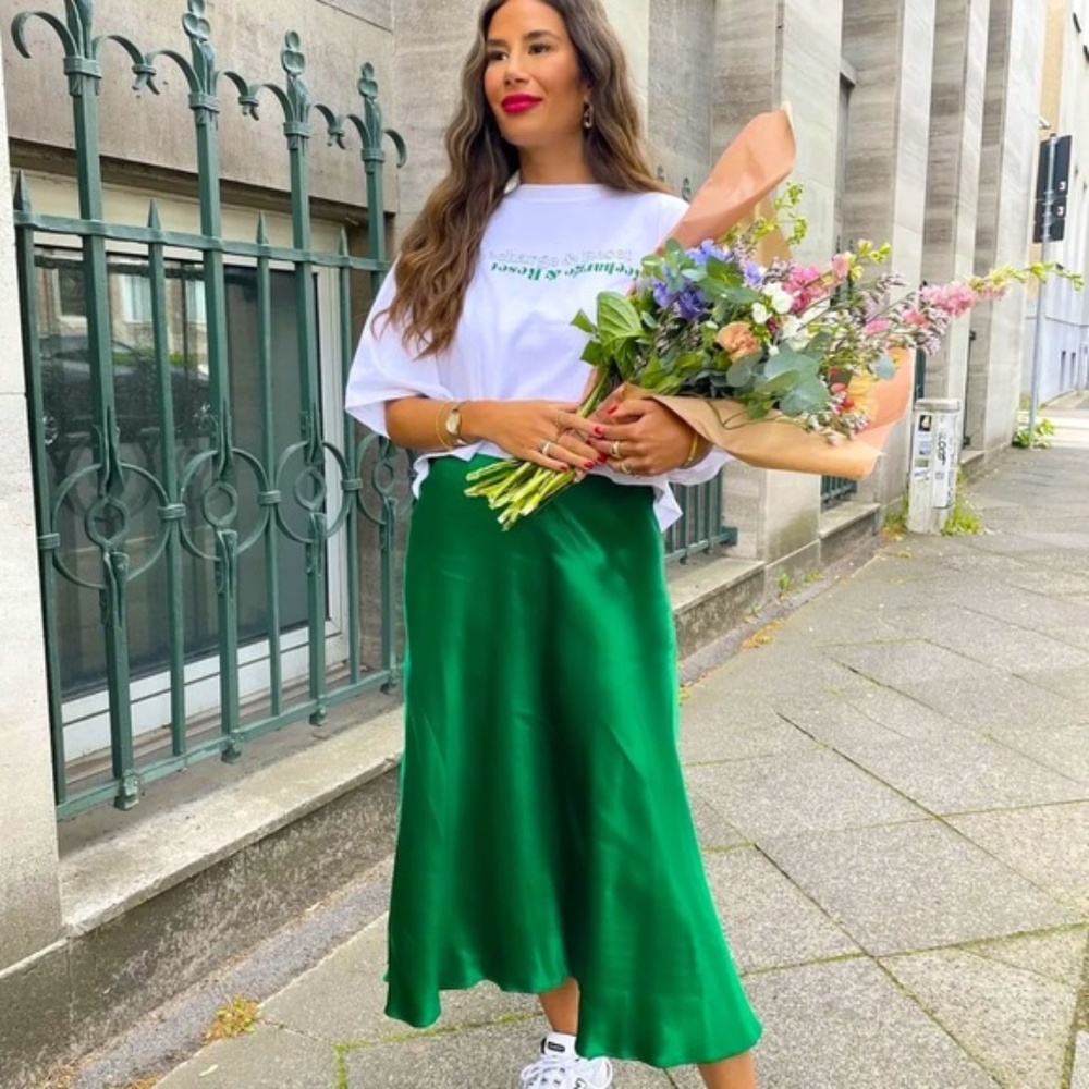 BRAND NEW Zara satin green midi high waist skirt